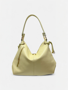 Laura-Borsa a spalla