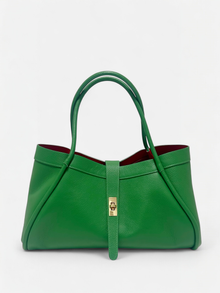 Valeria-Borsa a spalla