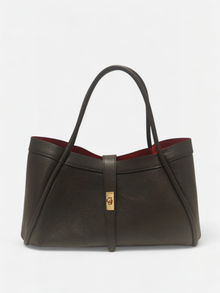Valeria-Borsa a spalla