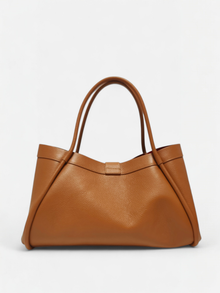 Valeria-Borsa a spalla
