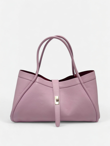 Valeria-Borsa a spalla