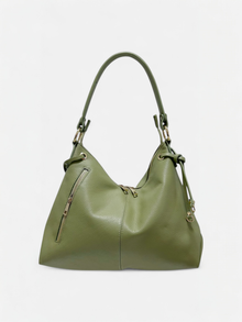 Laura-Borsa a spalla