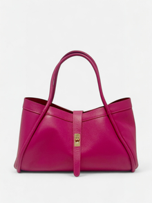 Valeria-Borsa a spalla