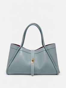 Valeria-Borsa a spalla