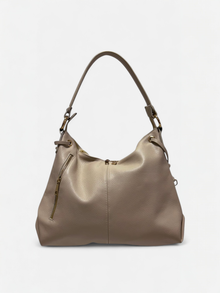 Laura-Borsa a spalla