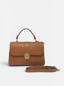 Elena-Borsa a mano